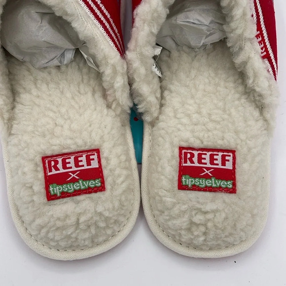 Reef x Tipsy Elves Christmas Slippers - Picture 8 of 10